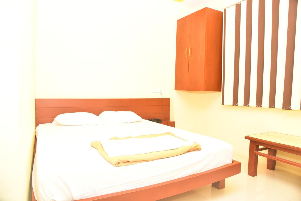 Hotel Bright Palace Restaurant And Residency Shimoga Exterior foto